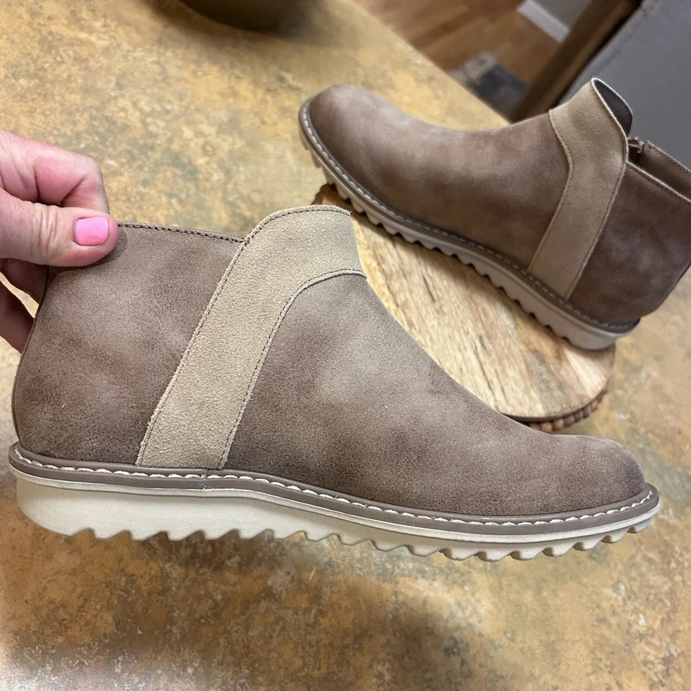 Skechers Arch Fit Mojave-Indefinate Ankle Boots - Picture 7 of 14